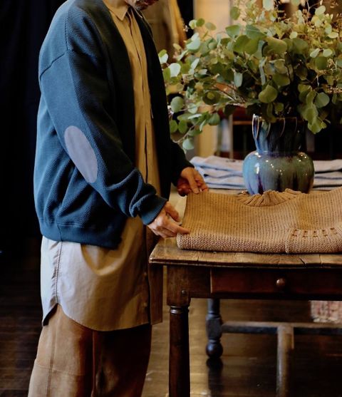 YOKE FOLD UP SHERE LONG SHIRTS"BEIGE"スタイル.2019.9.14.