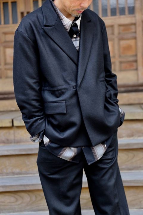 YOKE LOOSE DOUBLE-BREASTED JACKET & TROUSESスタイル.2019.9.10.