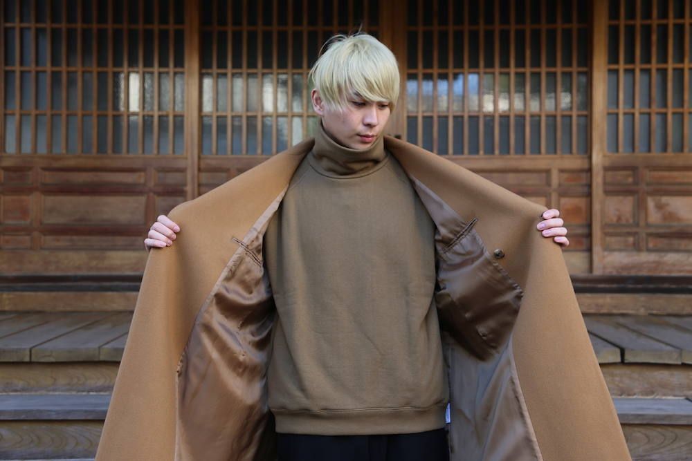 LOOPWHEELER FOR Graphpaper HIGH NECK SWEAT"KHAKI"スタイル.2019.10.15.