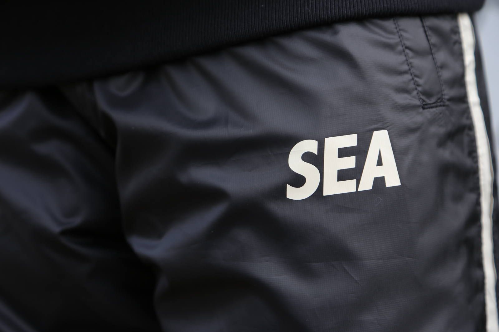 WIND AND SEA WDS SIDE ZIP NYLON PANTS スタイル.2019.12.7.