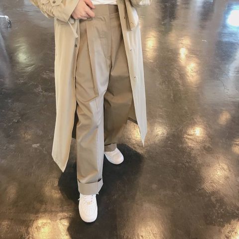 YOKE 2020ss 新作 1TUCK EASY TAPERED PANTS"KHAKI"style.2020.3.25