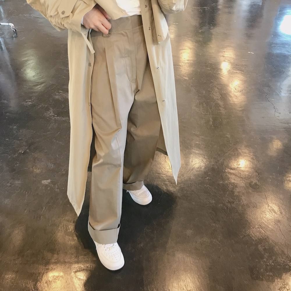 YOKE 2020ss 新作 1TUCK EASY TAPERED PANTS"KHAKI"style.2020.3.25