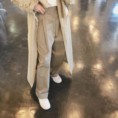 YOKE 2020ss 新作 1TUCK EASY TAPERED PANTS"KHAKI"style.2020.3.25