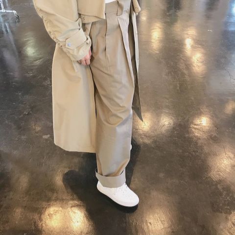 YOKE 2020ss 新作 1TUCK EASY TAPERED PANTS"KHAKI"style.2020.3.25