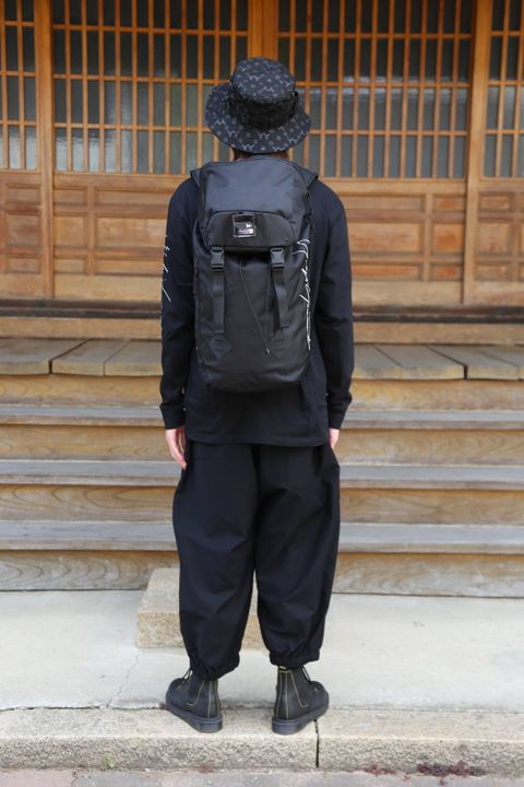 yohji yamamoto 長袖コットン Tシャツ Yohji Yamamoto SS20 シグネチャーロゴ ブラックレギュラーフィットスタイル.2020.4.15.