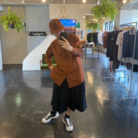 Dulcamara よそいきラウンドヘムシャツ"RED BROWN"Style.2020.4.19.
