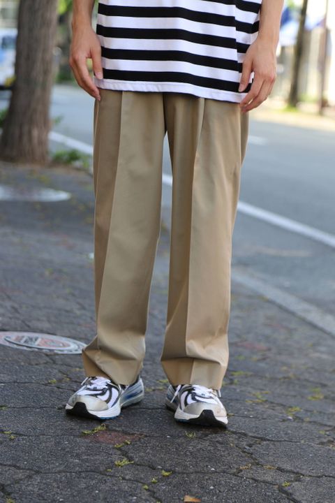 YOKE 1TUCK EASY TAPERED PANTS"KHAKI" Style.2020.6.15.