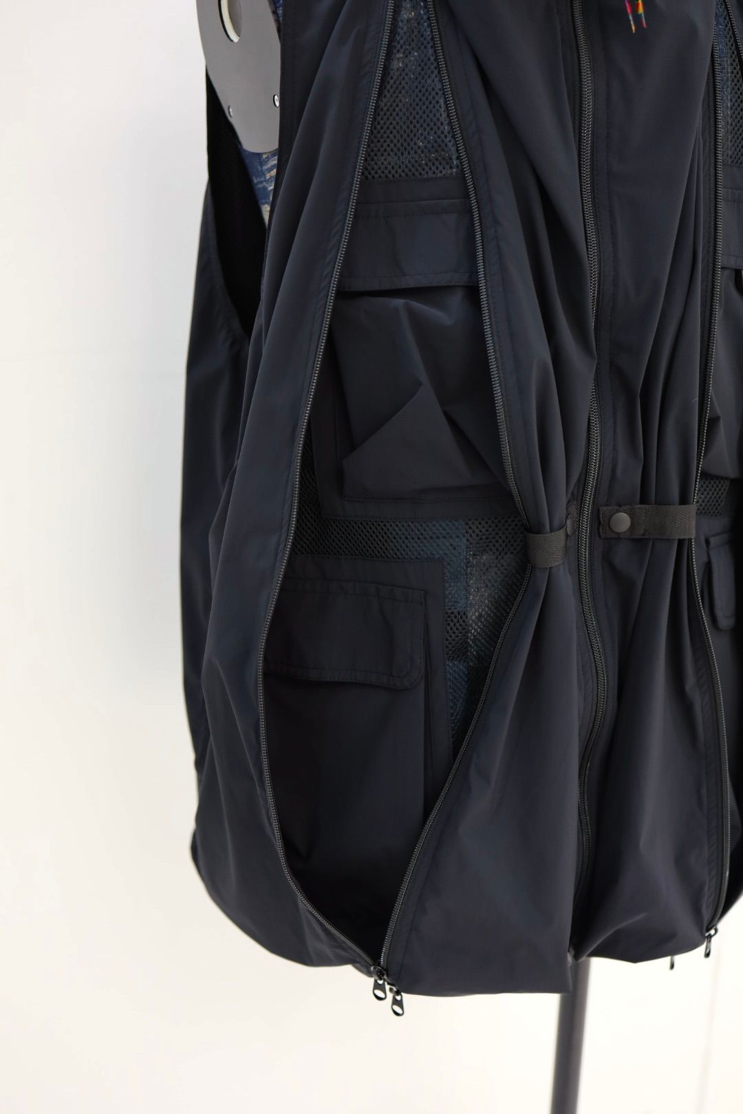 イズネス 26SS Technical Ventilation Vest(26SS_31_1007AWVEST01)BLACK☆新作発売！