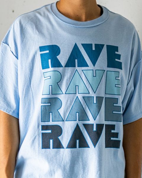 is-ness MUSIC RAVE T-SHIRT MARKスタイル