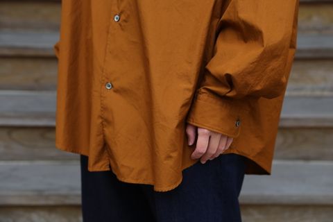 Graphpaper Broad L/S Oversized Regular Collar Shirt(GM212-50110B) style. 2021.06.06.