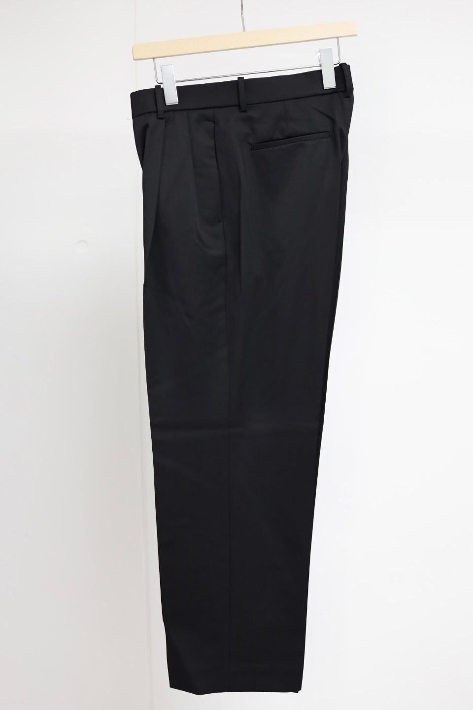 マーカウェア 26AW DOUBLE PLEATED STRAIGHT TROUSERS(A26C02PT01C)BLACK☆新作発売！
