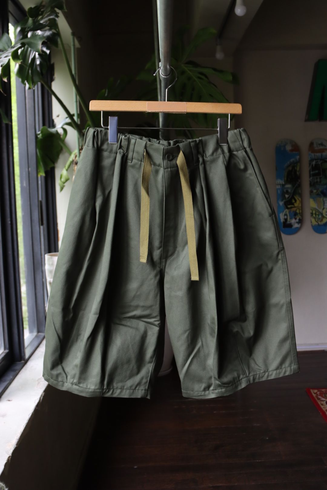 23ss is-ness BALLOON EZ SHORT PANTS