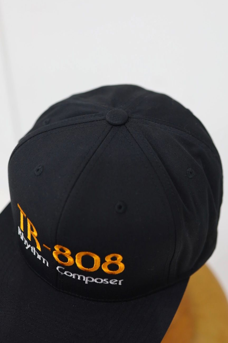 イズネスミュージック 26SS TR-808 CAP(ISNESS MUSIC×ROLAND)(IMP7_05_TR-808CAP01)BLACK-ORANGE☆新作発売！