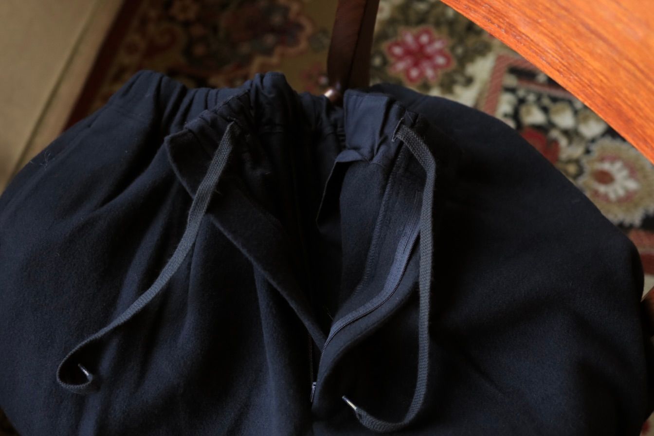 イズネス 25AW WOOL DARTS PANTS (25AW_27_1006SSPT01)BLACK☆新作発売！