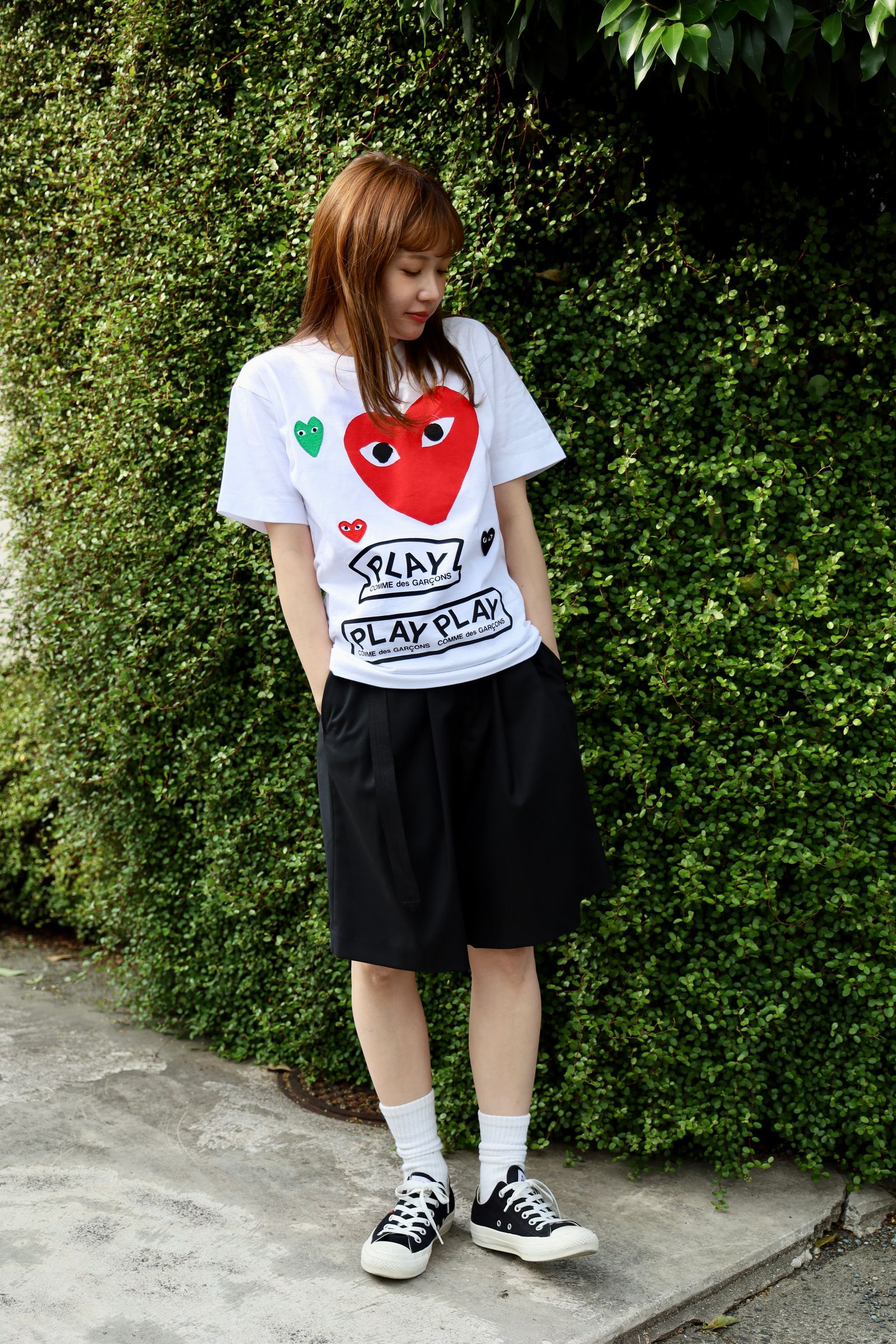 PLAYプレイコムデギャルソン レッド ブラック グリーン エンブレムTシャツ (RED)