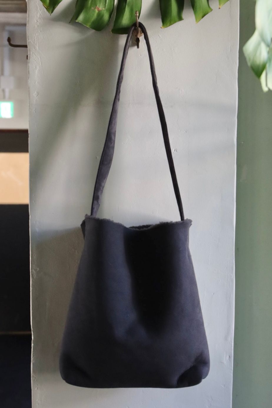 ヨーク22AW REVERSIBLE MOUTON BAG(YK22AW0400A)CHARCOAL
