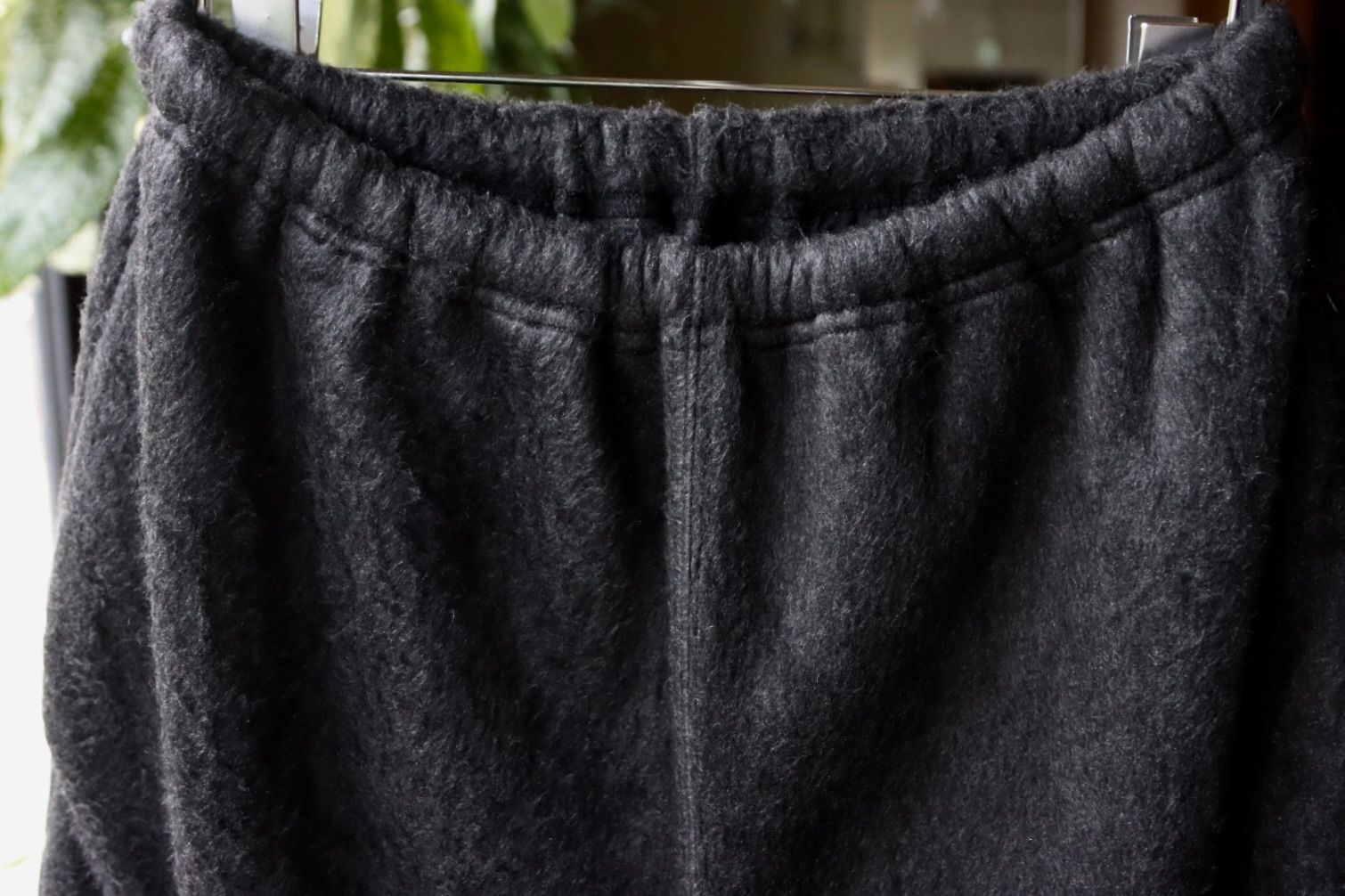 blurhms ブラームスPe/Silk Fleece Track Pants(BHS24F030F25)HEATHER BLACK☆新作発売！