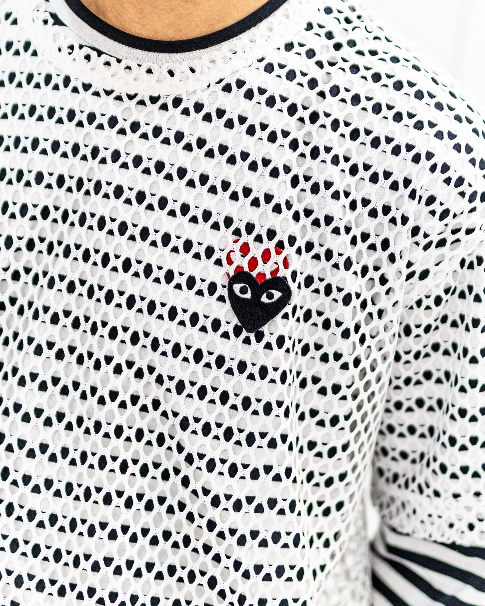 PLAY COMME des GARSONS BLACKエンブレムメッシュTシャツ ☆ 新作発売！