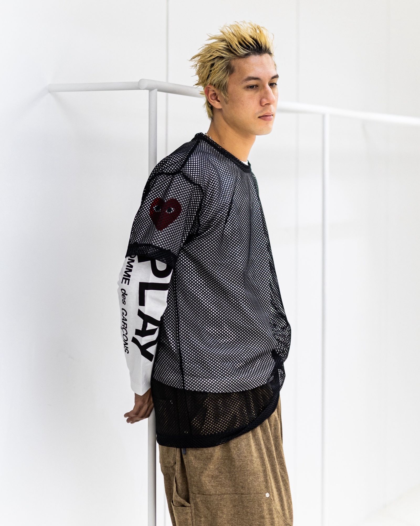 PLAY COMME des GARSONS REDエンブレムメッシュTシャツ ☆ 新作発売！