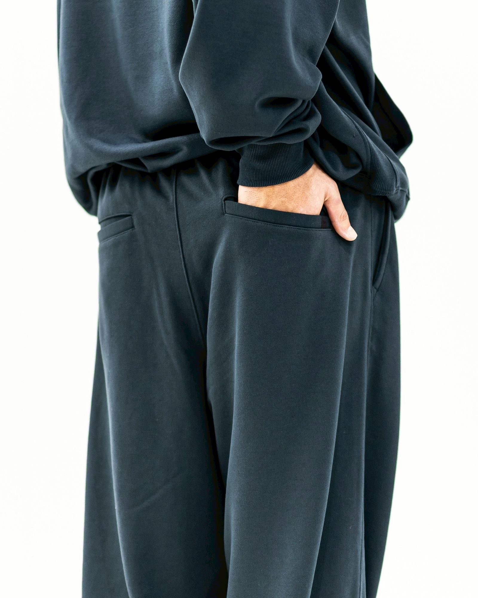 DAIWA PIER39(ダイワピア39) TECH SWEAT PANTS (BP-56026)INK BLACK☆1月24日(土)発売！