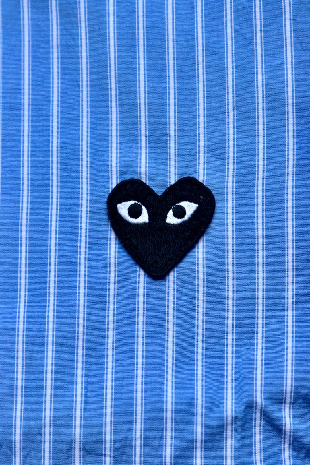 PLAYプレイコムデギャルソン MEN'S STRIPED S/S SHIRT BLACK HEART(STRIPED)(AX-B022-051)