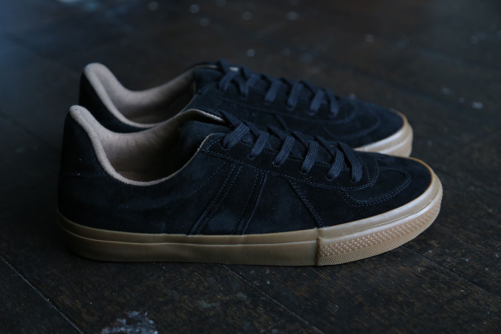 GERMAN MILITARY TRAINER(4700S)BLACK SUEDE