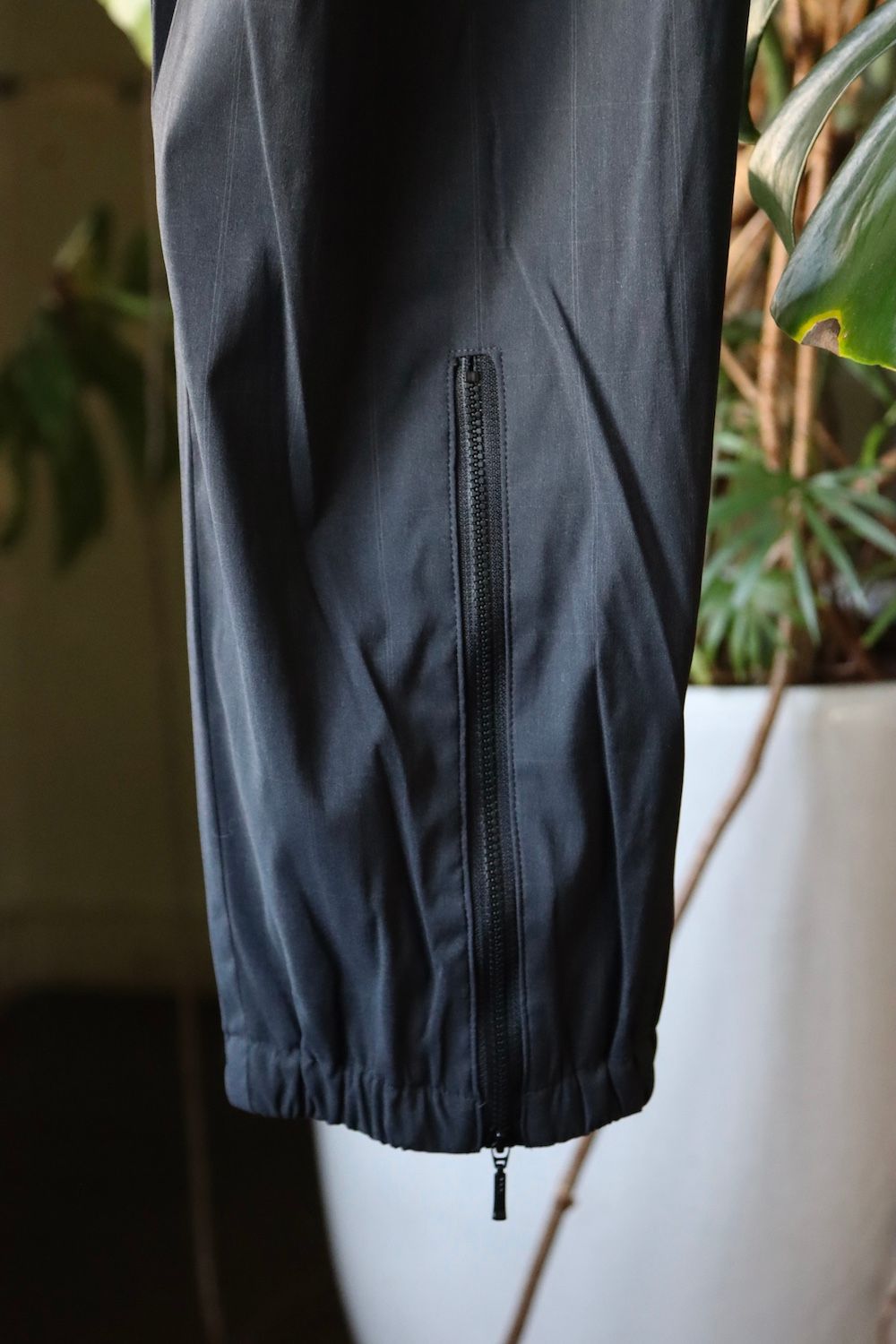 is-ness×NEAT LORO PIANA SPORT FABRICS PANTS"CHARCOAL"イズネス22SS