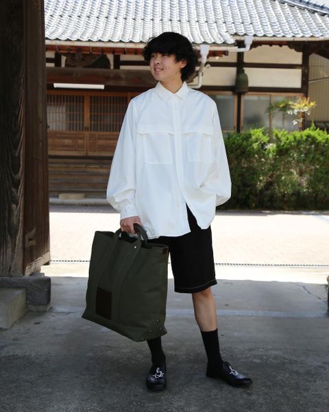 Graphpaper Garment Dyed Poplin Umbrella Yoke Shirt(GM211-50032) style. 2021.04.26.