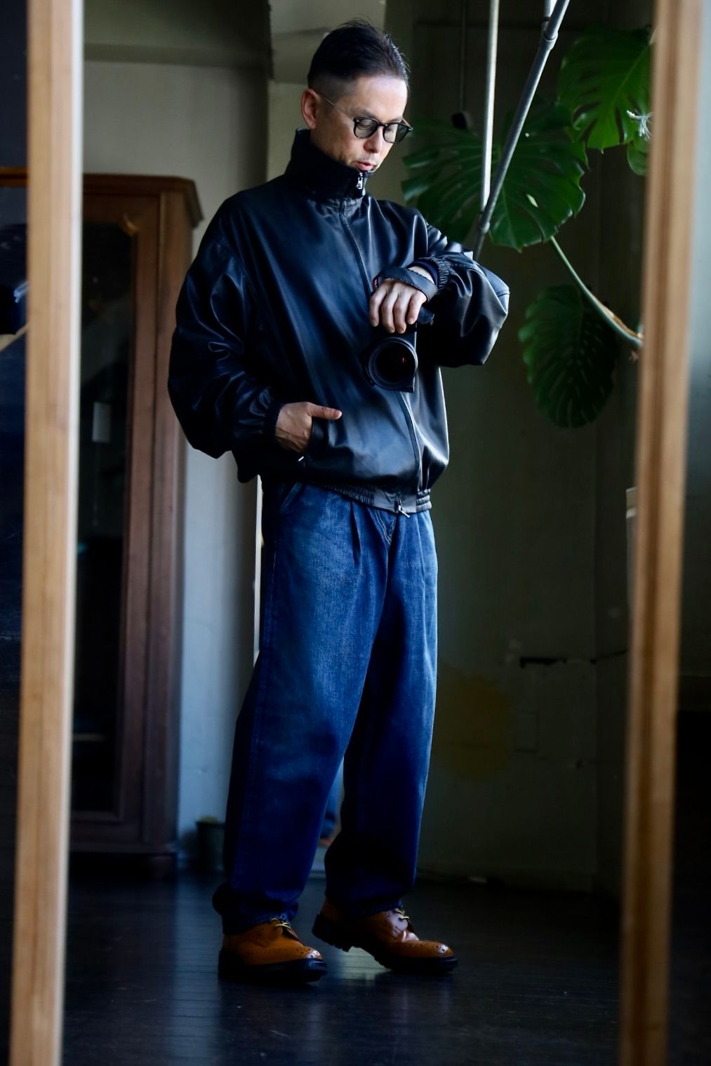 グラフペーパー25AW Selvage Denim Two Tuck Tapered Pants(GU251-40060DB)INDIGO_DARK FADE