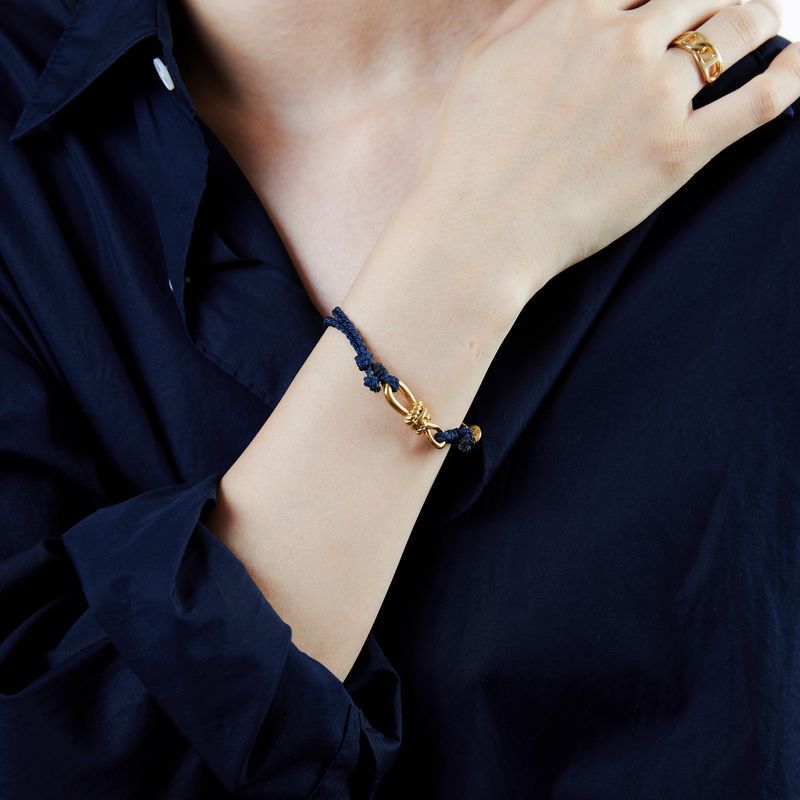 XOLO JEWELRY ショロジュエリー / Twisted Rope Link Silk Code Bracelet-Gold- (NAVY)