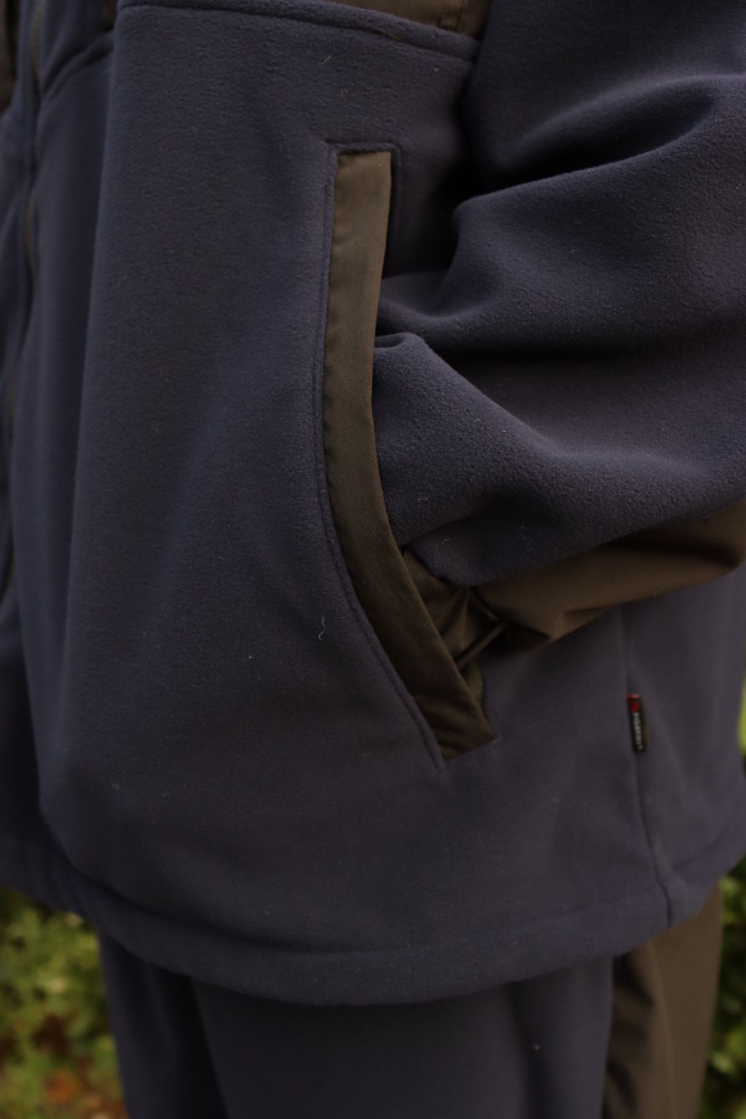 イズネス22AW THM FLEECE JACKET (1004AWCS01)NAVY