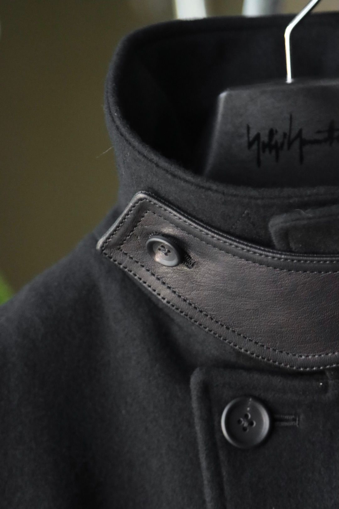 Yohji Yamamoto 革切り替え6つ釦ロングジャケット(HW-J42-832)BLACK☆新作発売！
