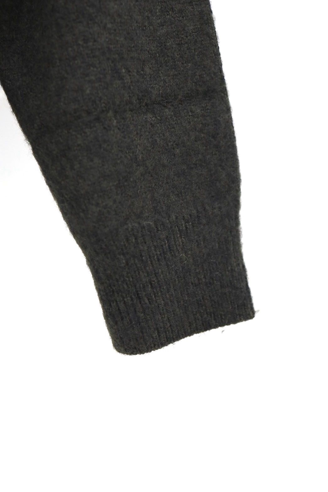 アプレッセ 2026 STYLE2 Brushed Cashmere Middle Gauge Henley Neck Sweater(26AAP-03-09)OLIVE☆10月3日(土)新作発売！