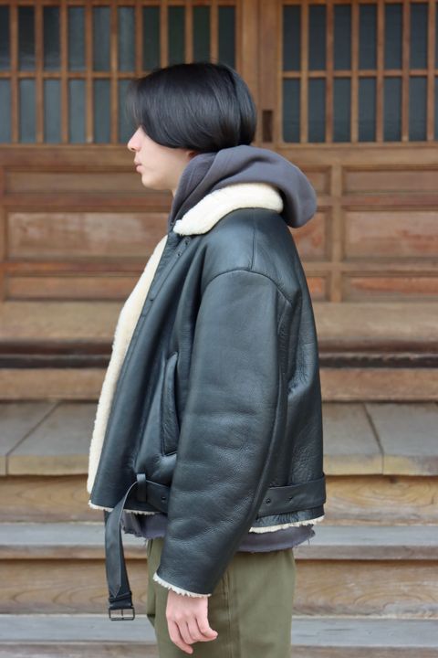 YOKE DETACHABLE COLLAR BOMBER JACKET style.2021.10.24.