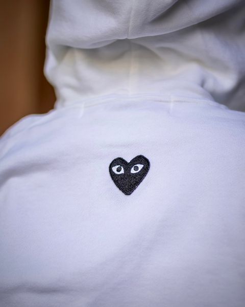 PLAY COMME des GARCONS  綿裏毛バックワンポイントパーカー style.2024.09.08