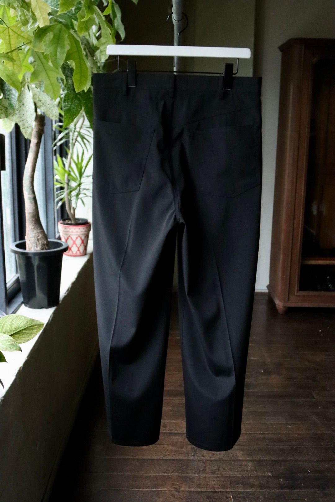 グラフペーパー  25AW Semi Dull Oxford Wide Trousers(GM253-40090B)BLACK☆8月9日(土)発売！