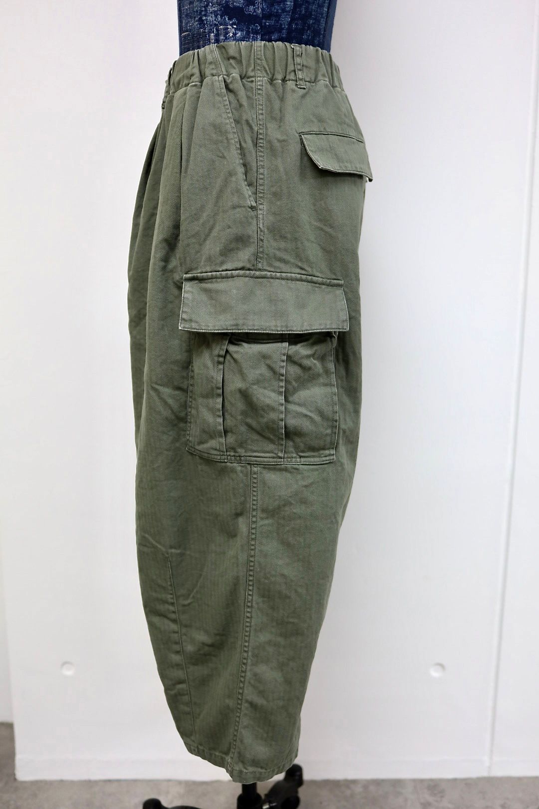 イズネス 26SS Herringbone 6-Pocket Pants (26SS_22_1005SSPT05)KHAKI☆新作発売！