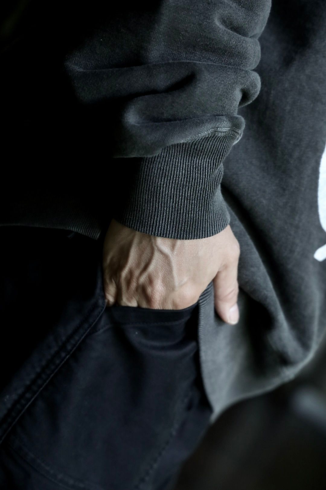 LASTMAN 24AW ラストマン大久保篤志 PRINTED CREW NECK "BONE"スタイル