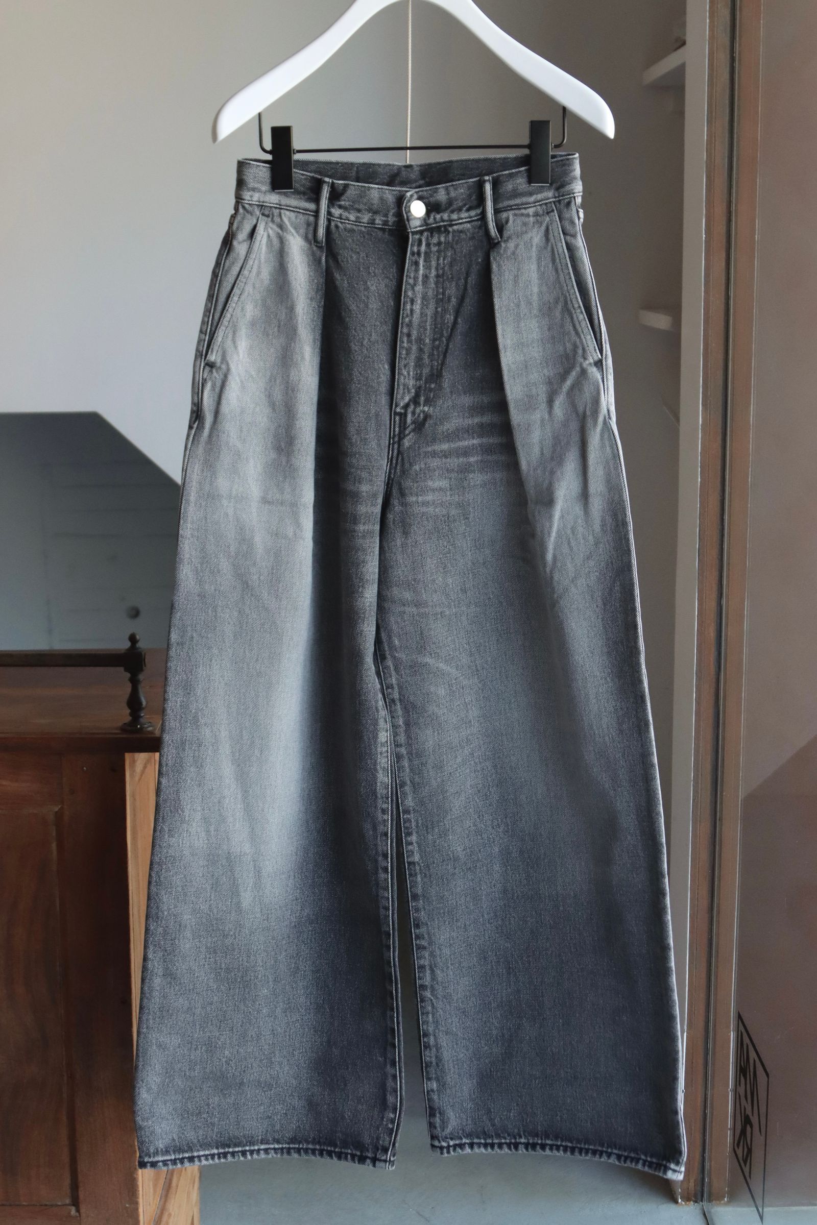 Graphpaper 25AW Women's Selvage Denim Two Tuck Wide Pants(GL253-40062LB)BLACK_LIGHT FADE