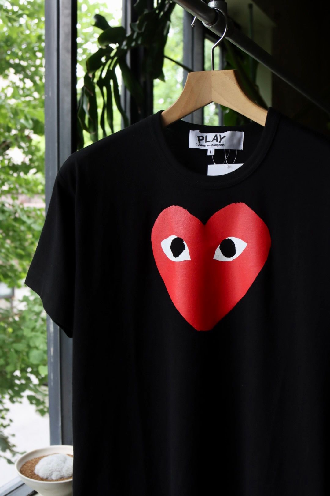 PLAYプレイコムデギャルソン レッドハートTシャツ (BLACK)