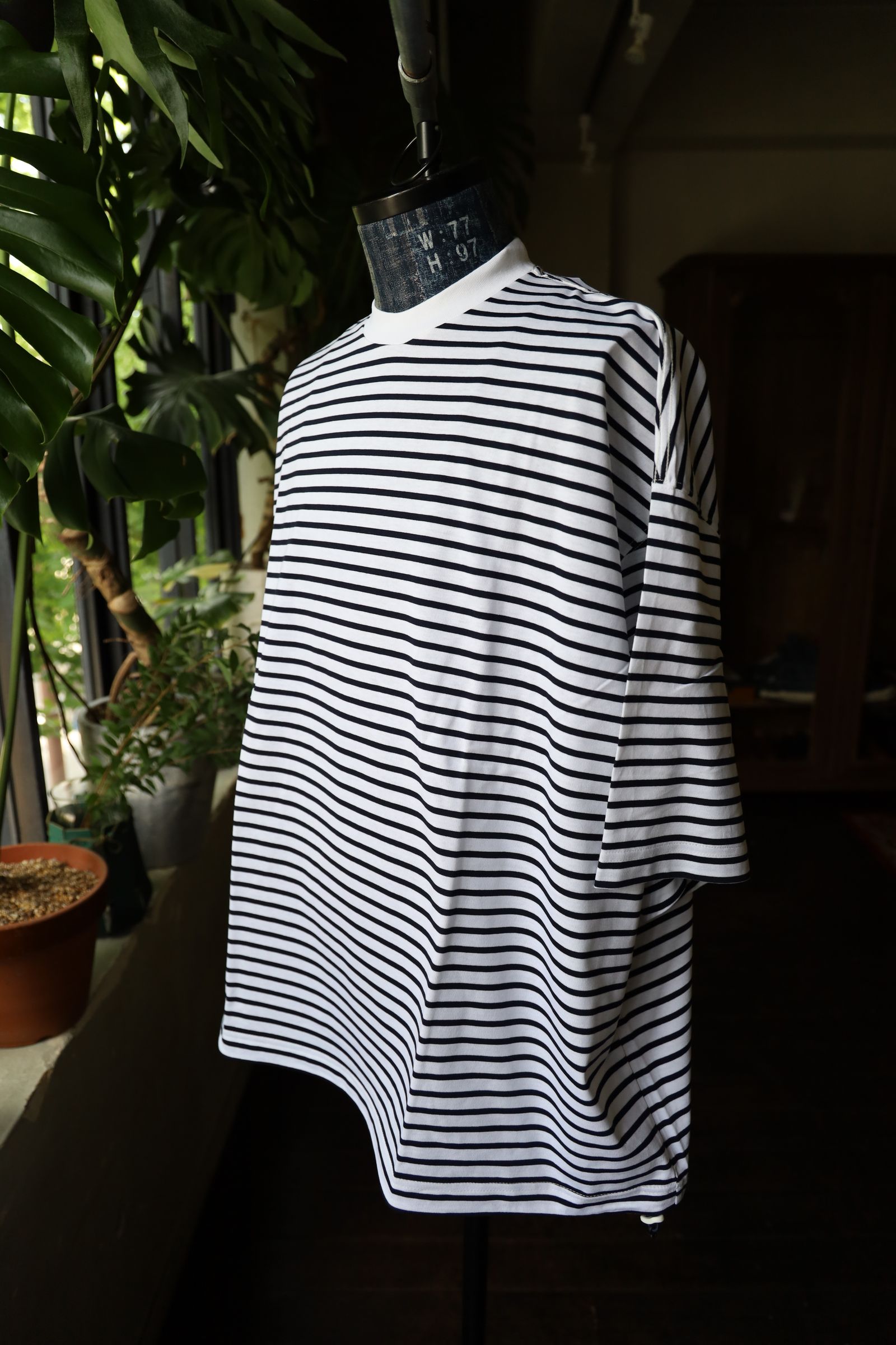 イズネス24AW BALLOON STRIPES T SHIRT(31SSSH05-2)WHITE×NAVY border
