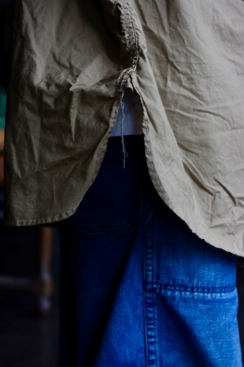 アプレッセ22AW Over Dyeing Military Shirt"BEIGE"スタイル