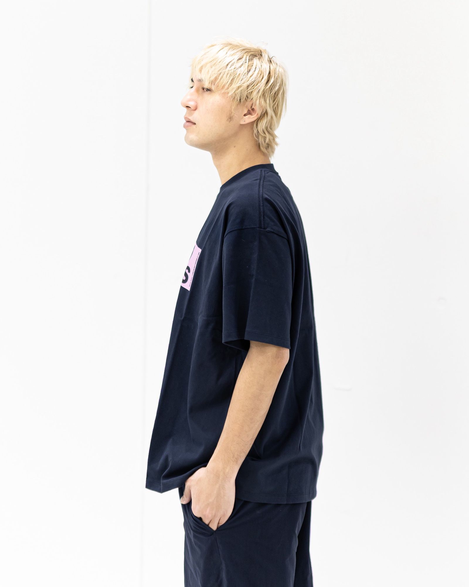 FreshService  FRIEND EDITIONS CORPORATE TEE "STICKER"(NAVY)新作発売！