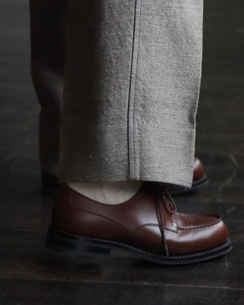 A.PRESSE Dead Stock Linen Trousersスタイル