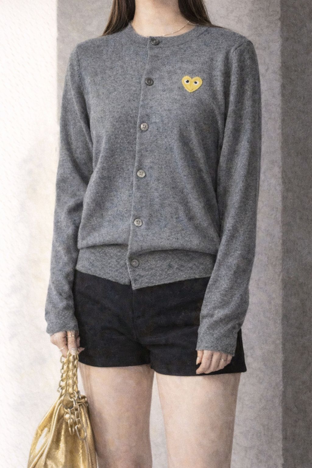 新品未使用PLAY COMMEdesGARCONS刺繍 カーディガン PLAY COMME des GARCONS - プレイコムデギャルソン V-NECK CARDIGAN