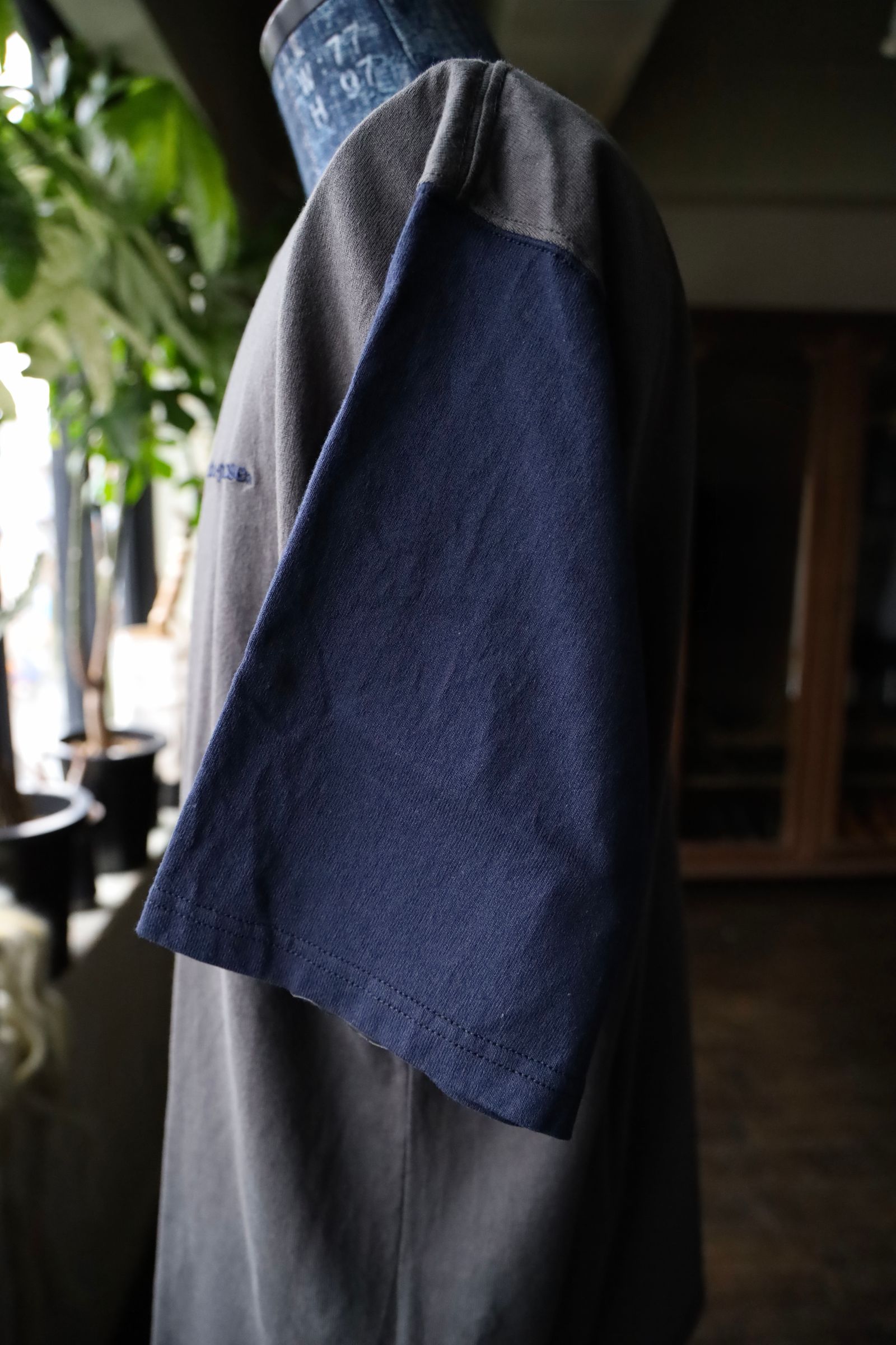 セダンオールパーパス SS25 Henleyneck Baseball Tee(SD25S-CT05)Charcoal×Navy
