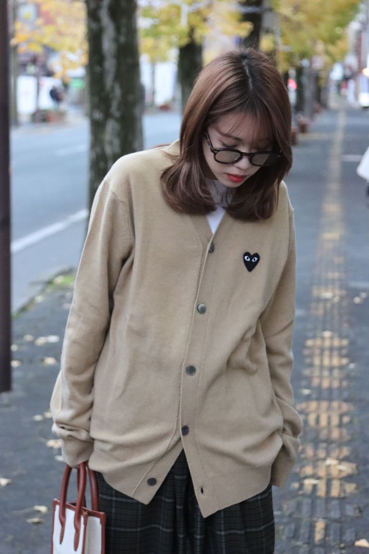 プレイコムデギャルソン PLAY CARDIGAN BLACK HEART (AZ-N024-051) BEIGE - S