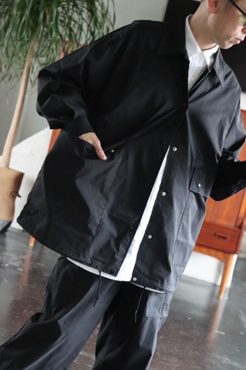 FreshService 22SS SIDE POCKETS STRETCH OVER SHIRT"BLACK"style.