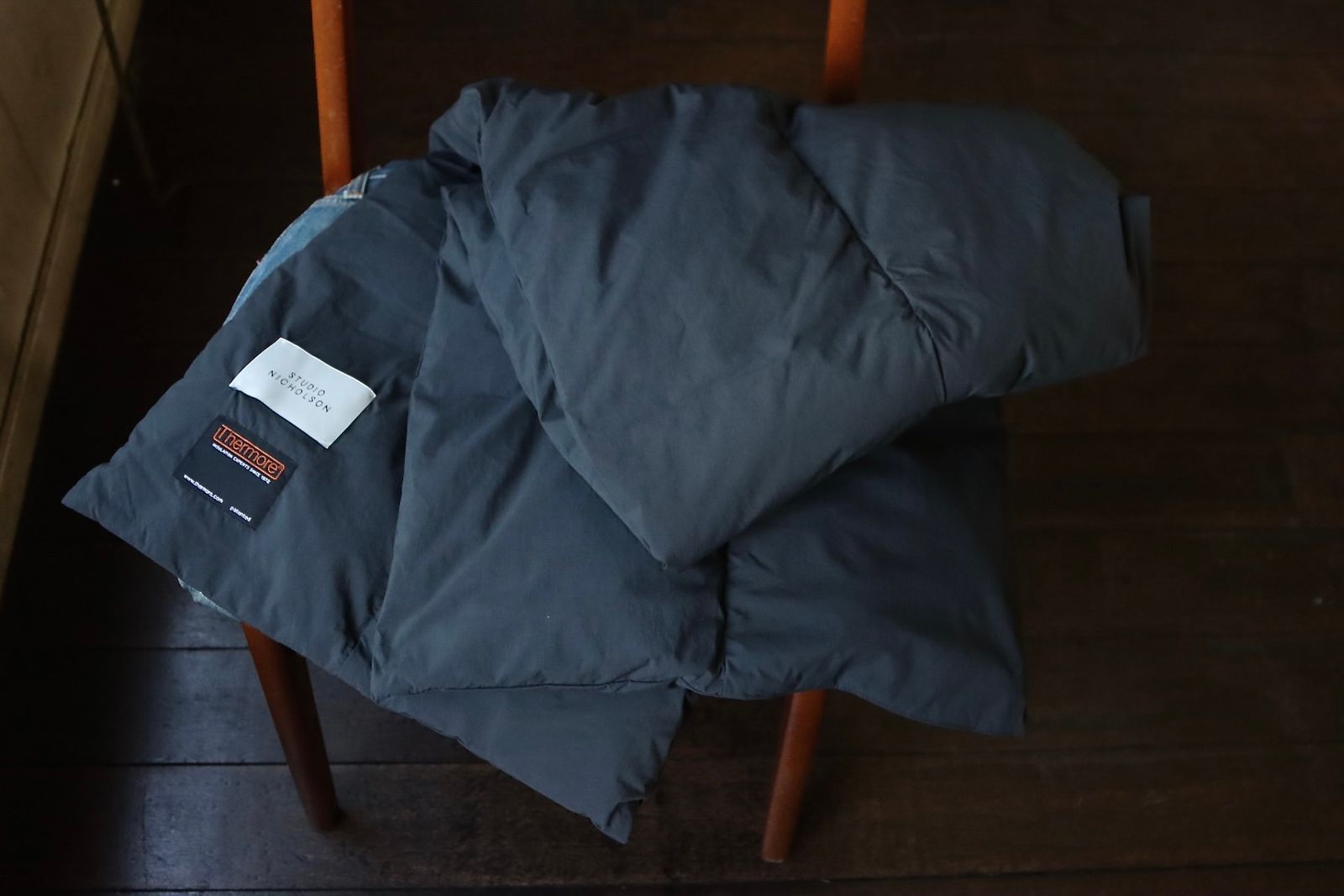 スタジオニコルソン22AW PLUME ECODOWN RECYCLD POLY PADDED SCARF