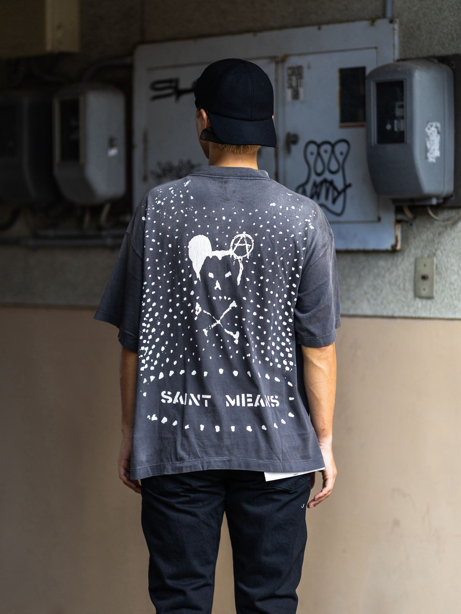SAINT Mxxxxxx SAINT MEANS BKM_SS T-SHIRT スタイル